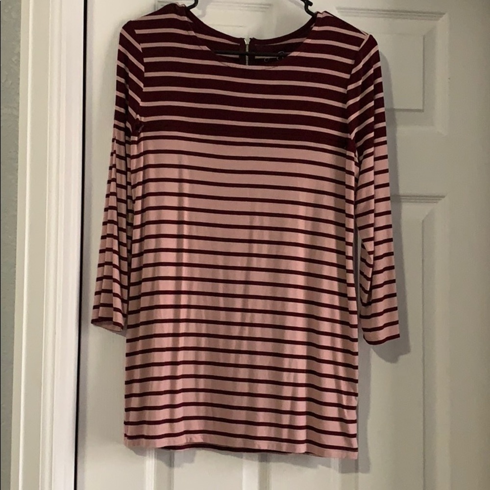 Jessica Simpson Nursing top